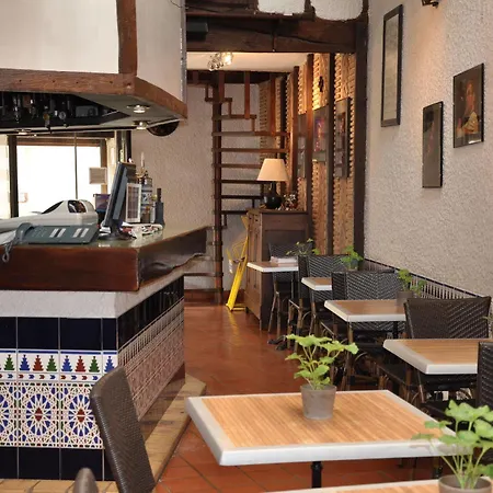The Originals City, La Reine Jeanne, Hotel