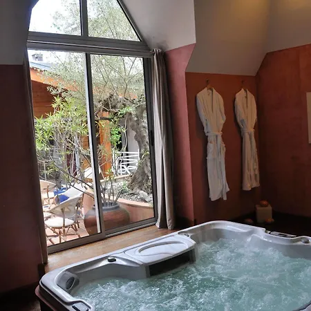The Originals City, La Reine Jeanne, Hotel Orthez