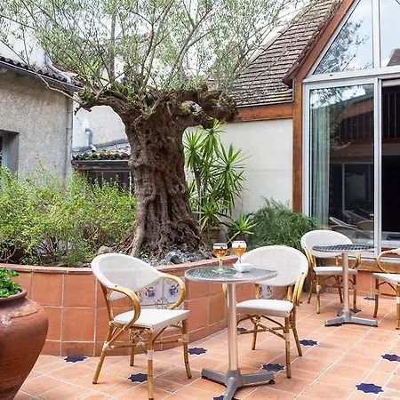 The Originals City, La Reine Jeanne, Hotel Orthez